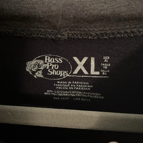 COPY - Bass Pro shop sweatshirt - Picture 2 of 2